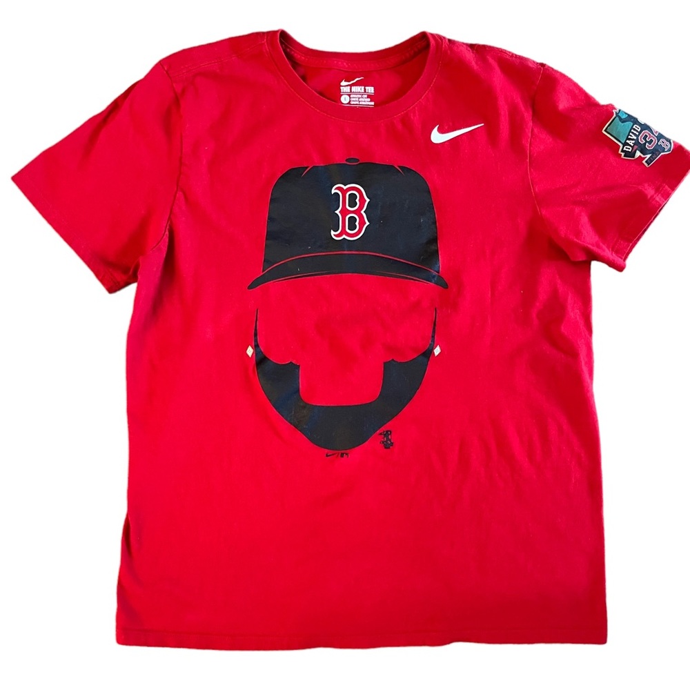 The Nike Tee . Atlantic cut man’s shirt.size L